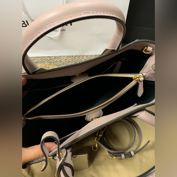 Burberry Dust Pink Satchel Crossbody
Medium Bag NWT - Picture 5 of 6